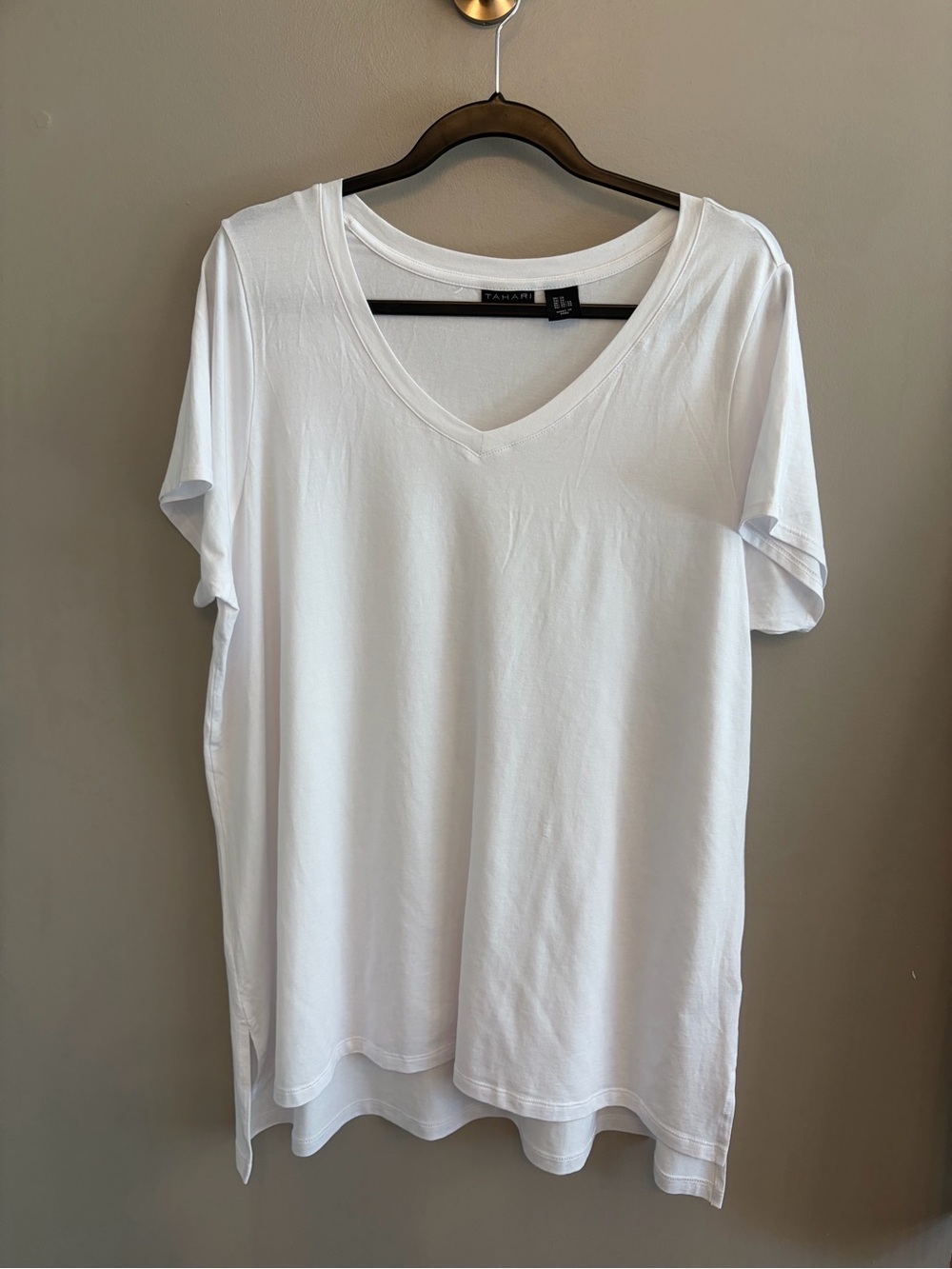 NWOT TAHARI White V-Neck Short Sleeve High-Lo Hem Tunic Top Shirt Size 2X